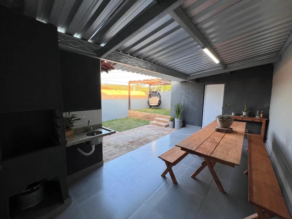 Casa, 4 quartos, 143 m² - Foto 1