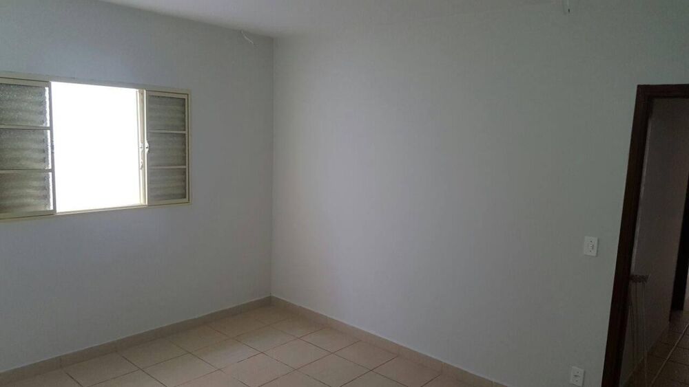 Casa à venda com 2 quartos, 74m² - Foto 3