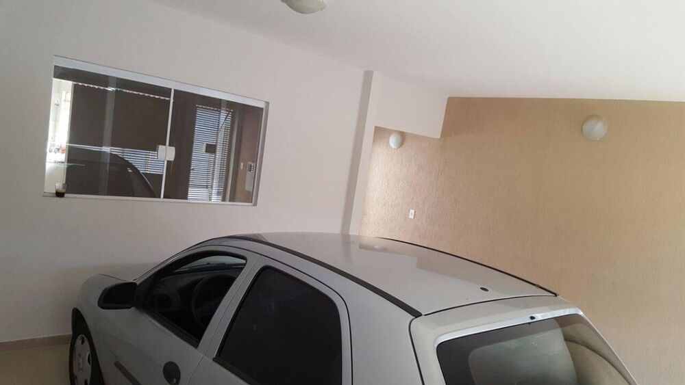 Casa à venda com 2 quartos, 74m² - Foto 1
