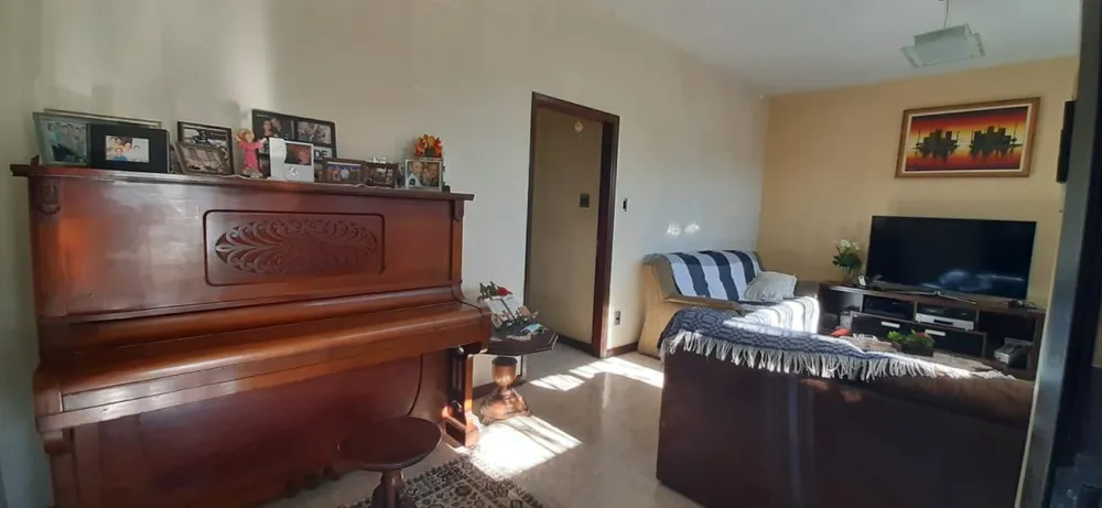 Casa, 3 quartos, 210 m² - Foto 1