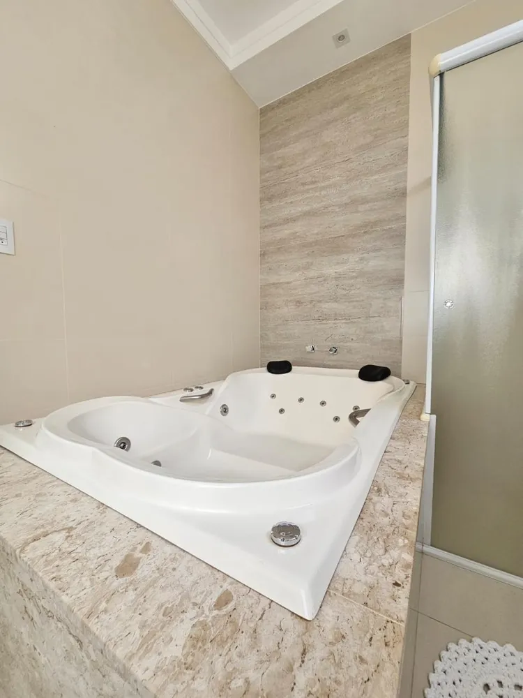 Casa, 3 quartos, 272 m² - Foto 1