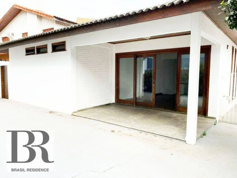 Casa, 4 quartos, 230 m² - Foto 1