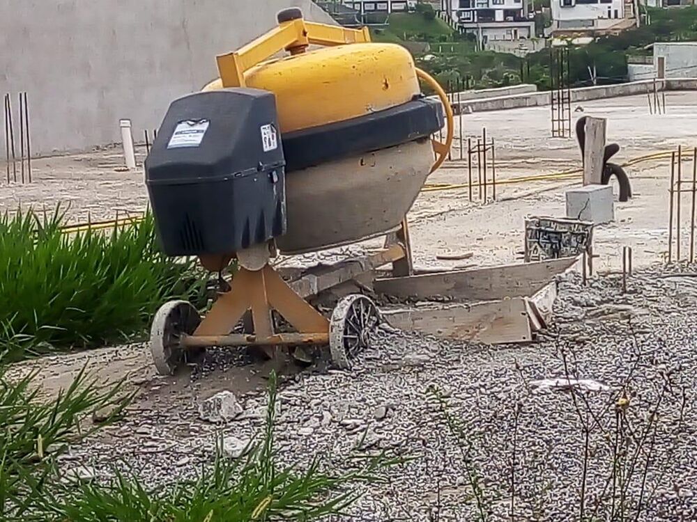 Terreno à venda com 1 quarto, 1084m² - Foto 28