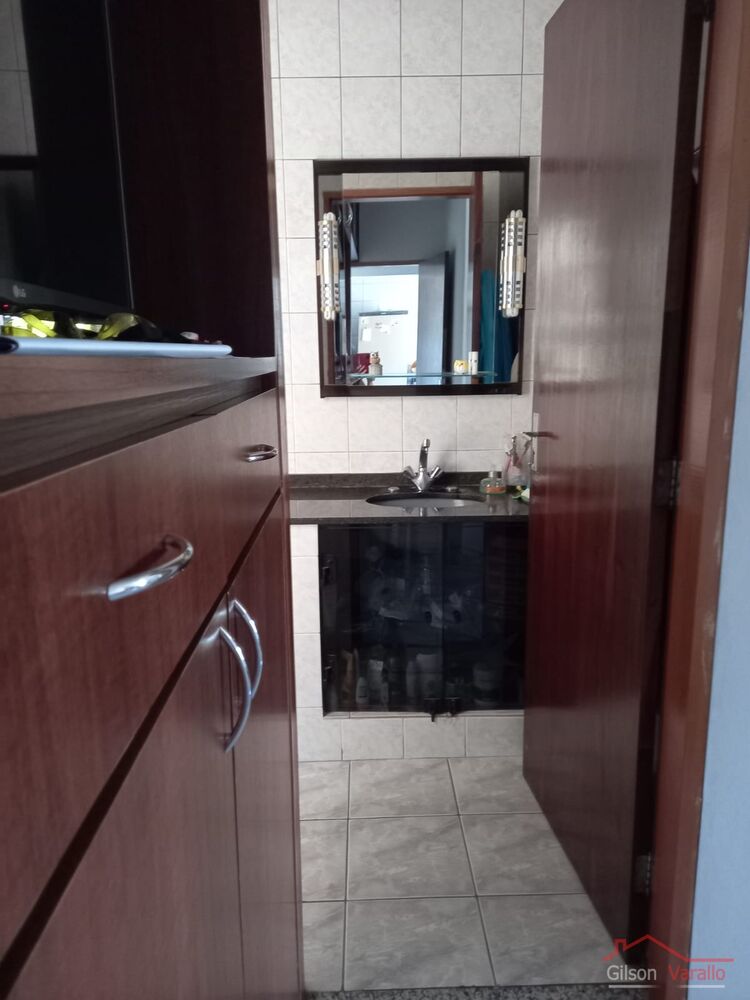 Casa à venda com 2 quartos, 250m² - Foto 4