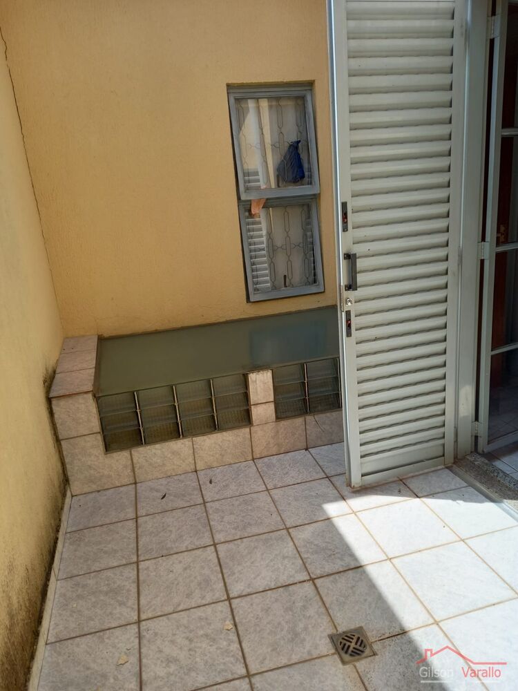 Casa à venda com 2 quartos, 250m² - Foto 3