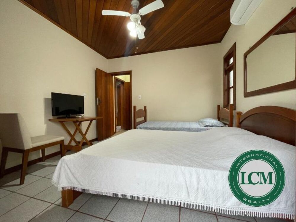 Casa, 3 quartos, 234 m² - Foto 2