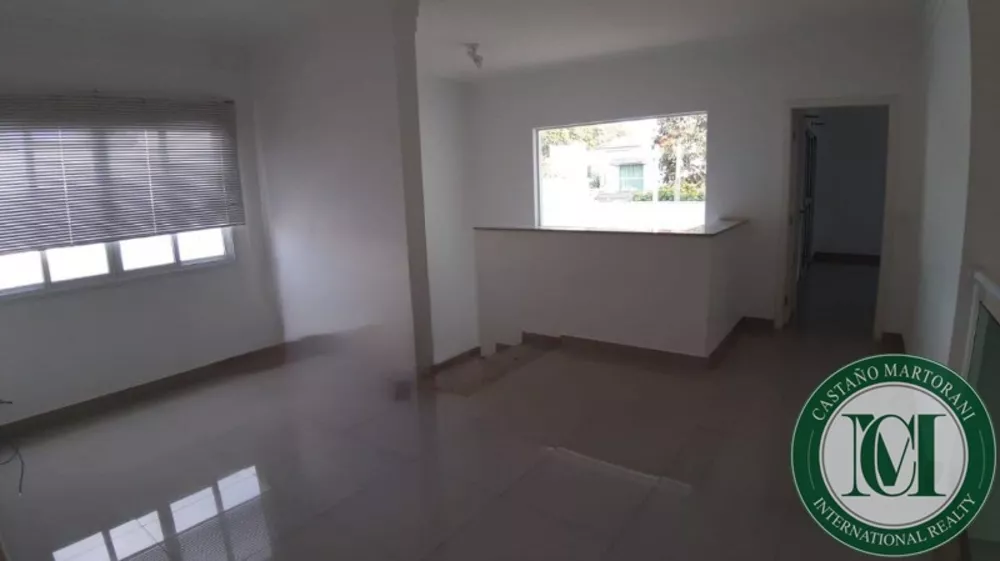 Casa à venda com 3 quartos, 360m² - Foto 2