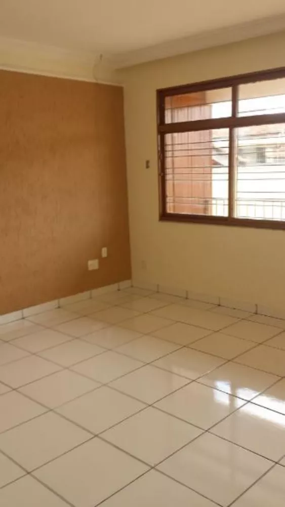 Casa à venda com 9 quartos, 469m² - Foto 4