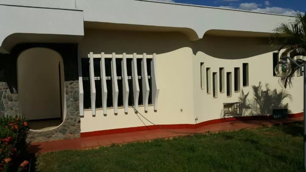 Casa à venda com 8 quartos, 424m² - Foto 3