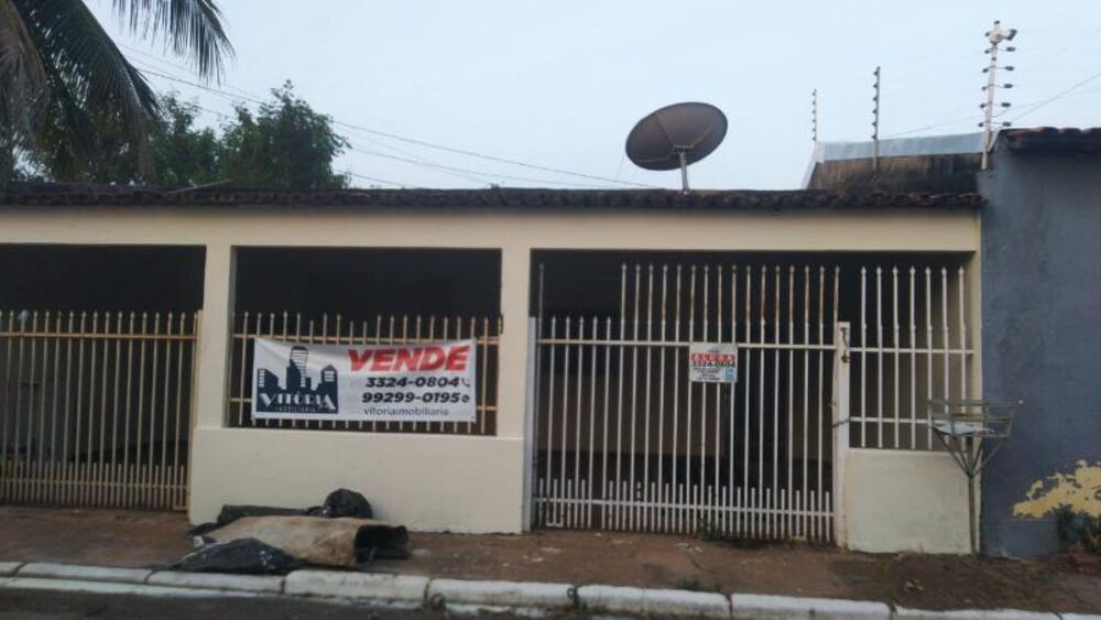 Casa à venda com 3 quartos, 163m² - Foto 1