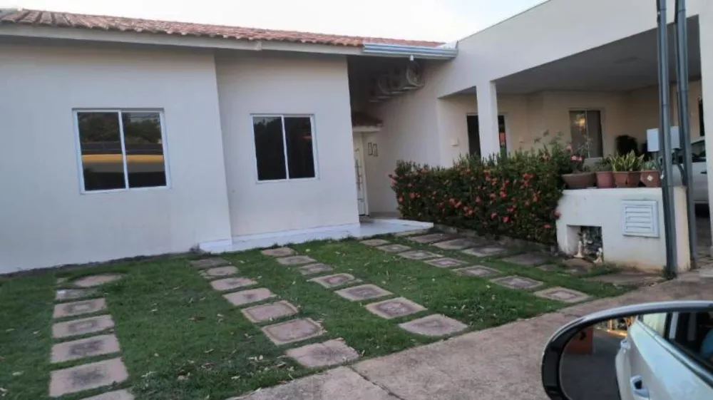 Casa de Condomínio à venda com 2 quartos, 70m² - Foto 2