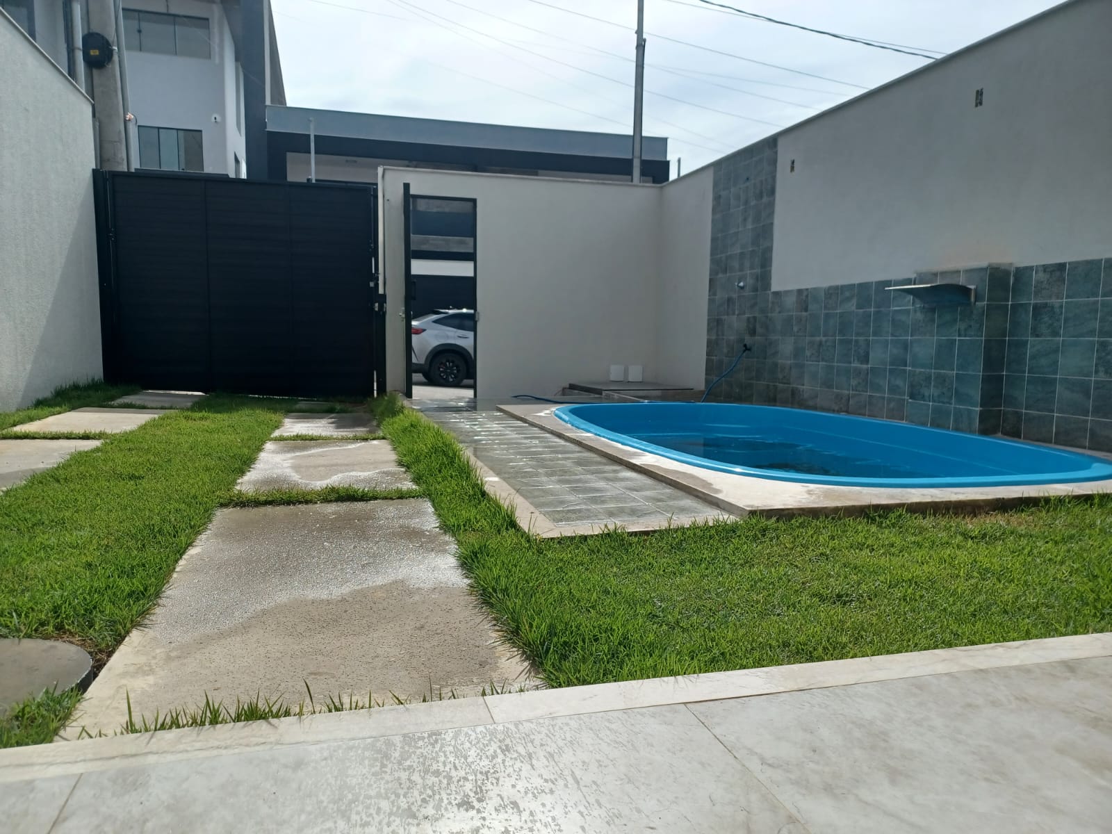 Casa à venda com 3 quartos, 120m² - Foto 1