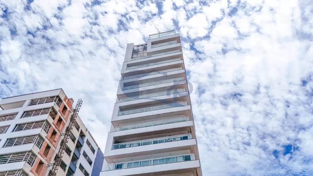 Apartamento à venda com 4 quartos, 296m² - Foto 1