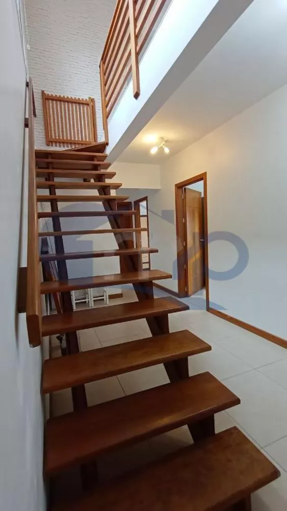 Apartamento à venda com 3 quartos, 150m² - Foto 3