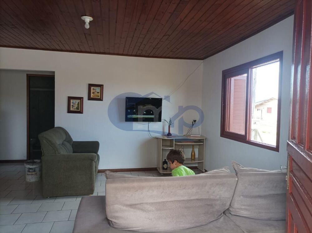 Casa à venda com 2 quartos, 150m² - Foto 2