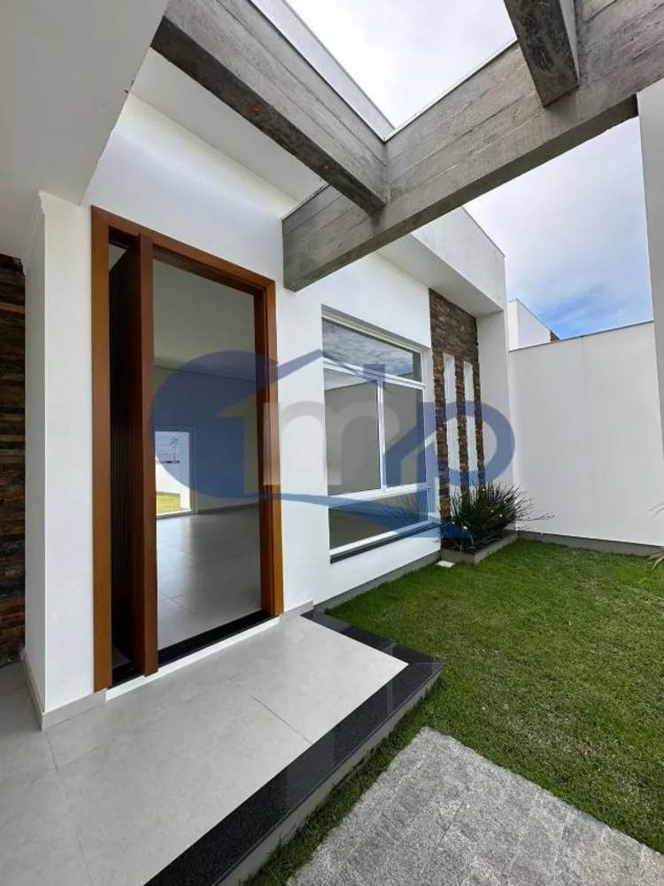 Casa à venda com 3 quartos, 118m² - Foto 2