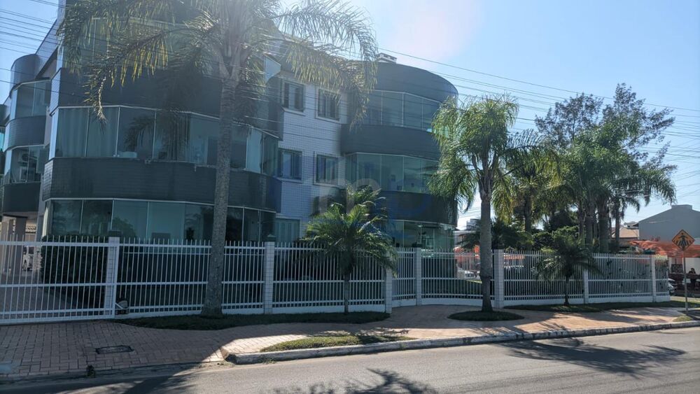 Apartamento à venda com 3 quartos, 110m² - Foto 2