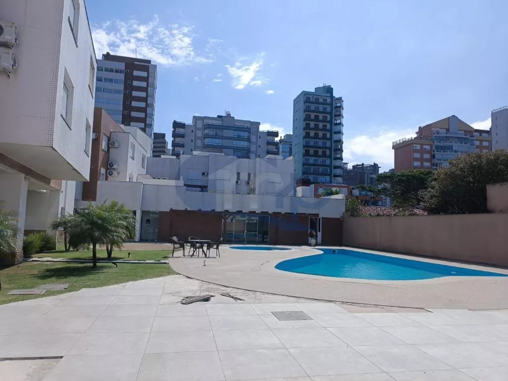 Apartamento à venda com 3 quartos, 238m² - Foto 2