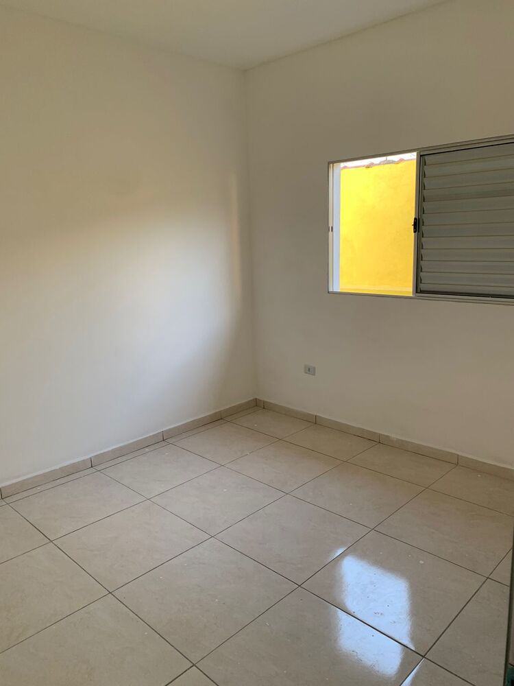 Casa à venda com 1 quarto, 125m² - Foto 2