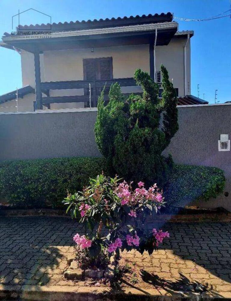 Casa, 5 quartos, 258 m² - Foto 1