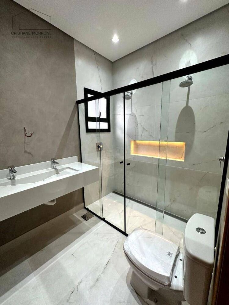 Casa à venda com 2 quartos, 108m² - Foto 2