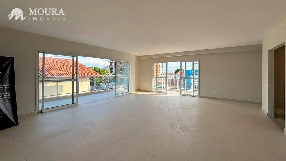 Apartamento, 3 quartos, 221 m² - Foto 3