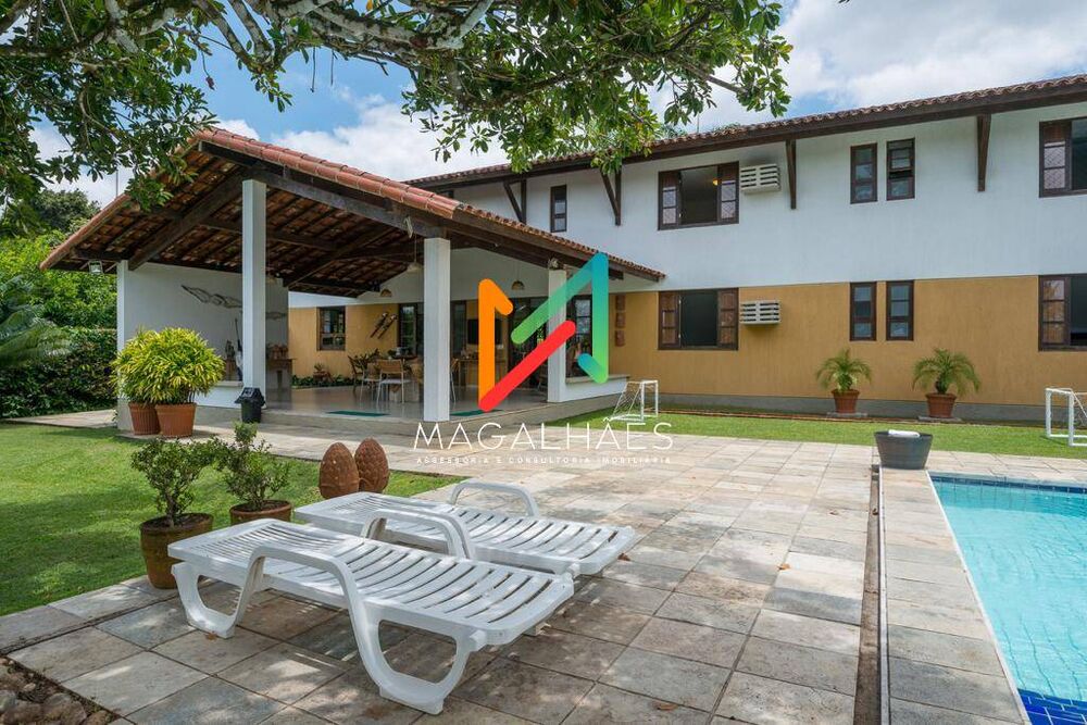 Casa à venda e aluguel com 6 quartos, 490m² - Foto 1