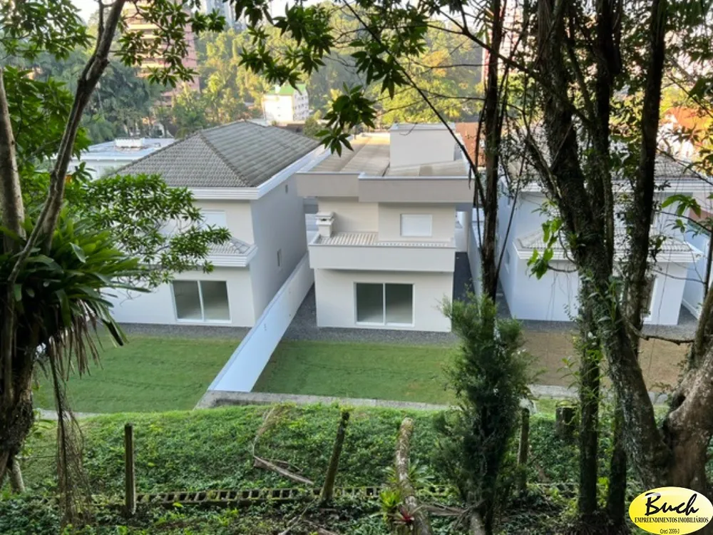 Casa, 4 quartos, 270 m² - Foto 1