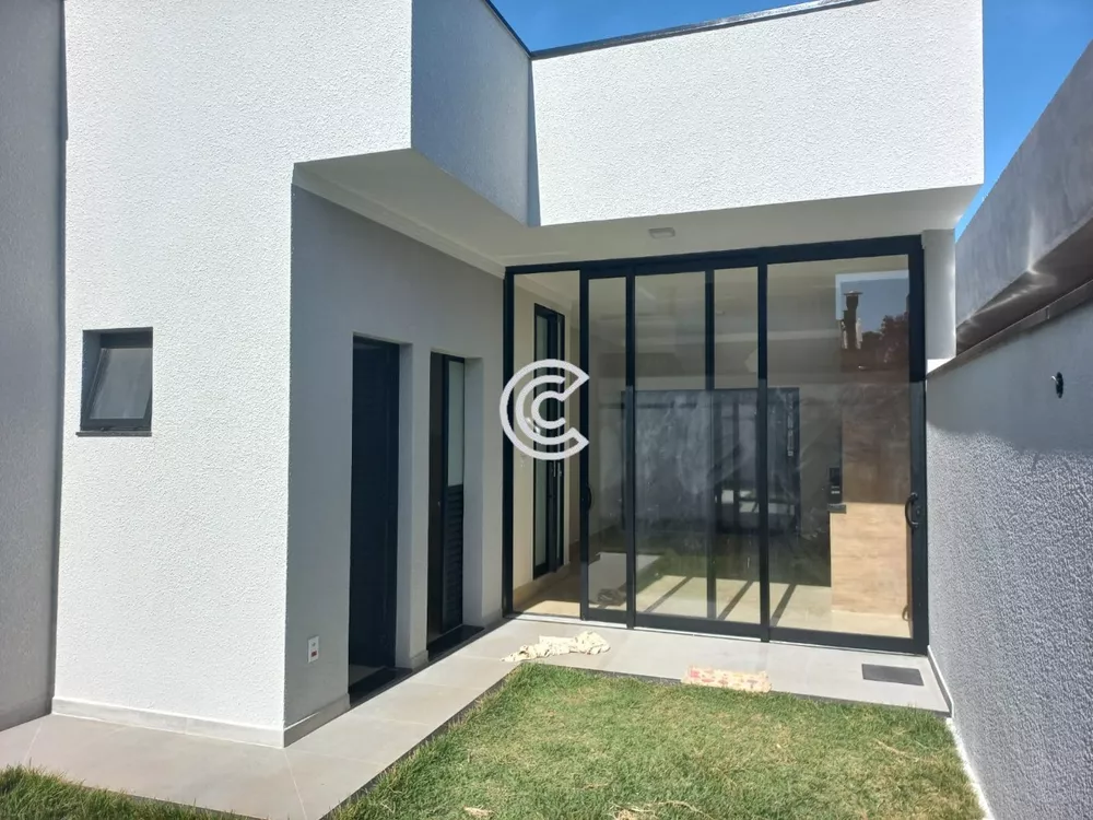 Casa à venda com 3 quartos, 300m² - Foto 2