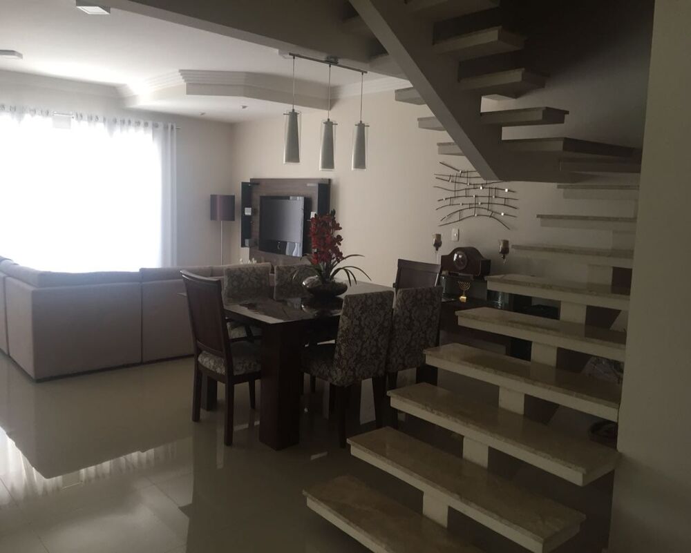 Casa à venda com 3 quartos, 480m² - Foto 2