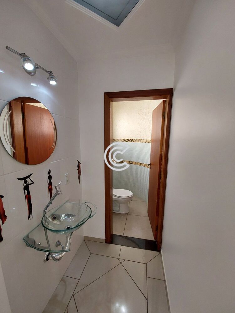 Casa para alugar com 4 quartos, 308m² - Foto 4