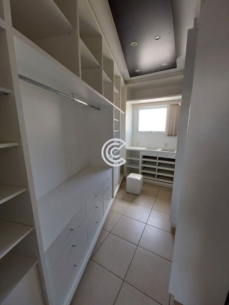 Casa para alugar com 4 quartos, 308m² - Foto 14