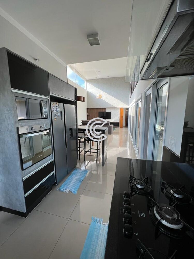 Casa à venda com 4 quartos, 2300m² - Foto 8