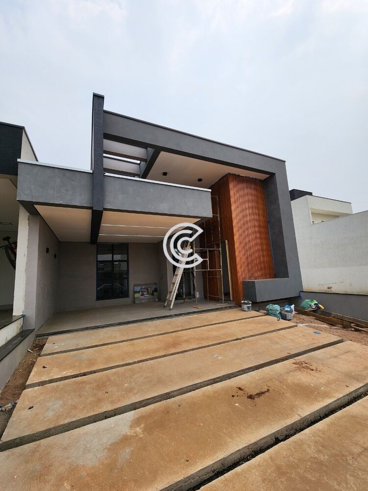 Casa à venda com 3 quartos, 147m² - Foto 1