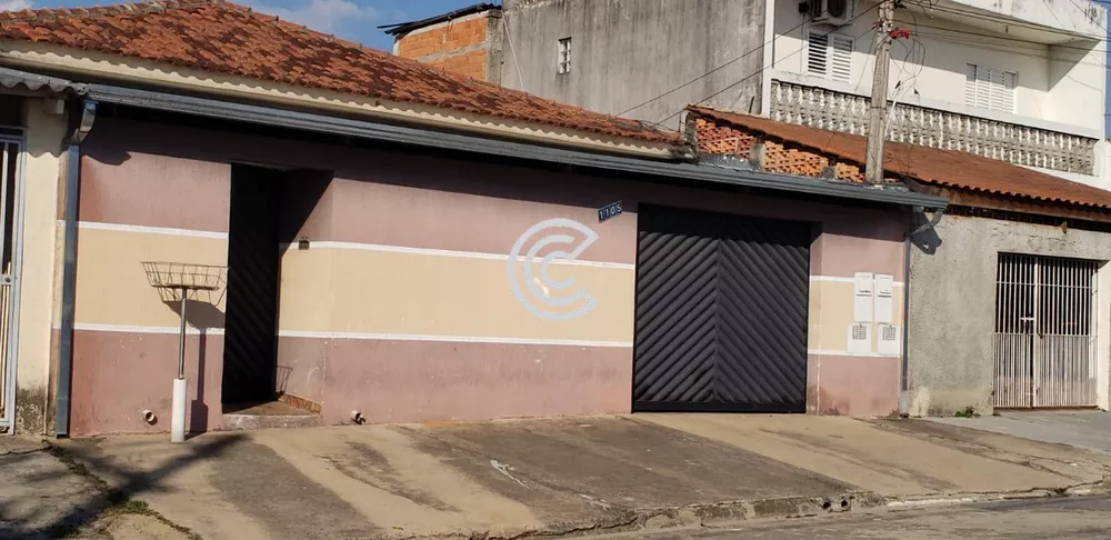 Casa à venda com 3 quartos, 250m² - Foto 1