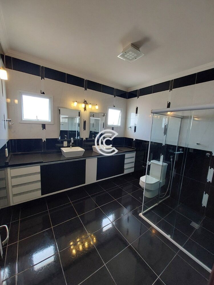 Casa para alugar com 4 quartos, 308m² - Foto 4