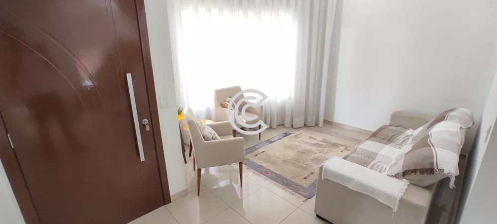 Casa à venda e aluguel com 3 quartos, 360m² - Foto 2