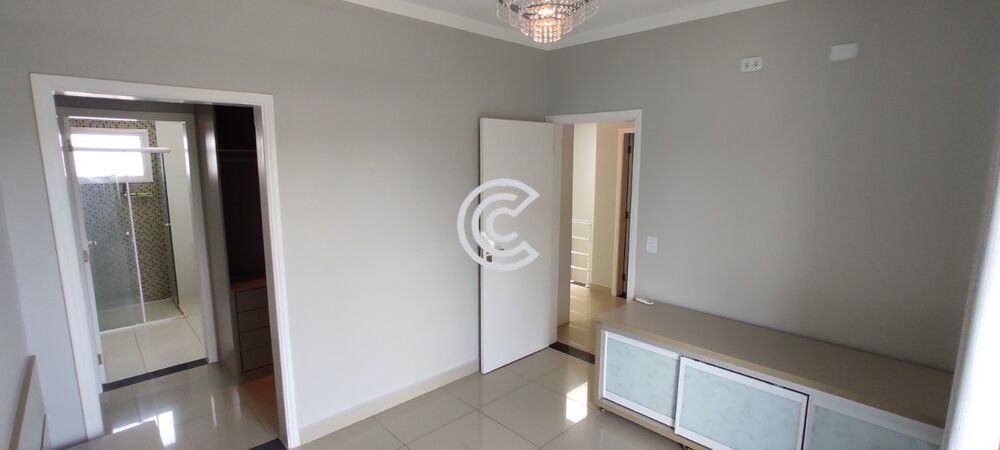 Casa à venda com 3 quartos, 300m² - Foto 3