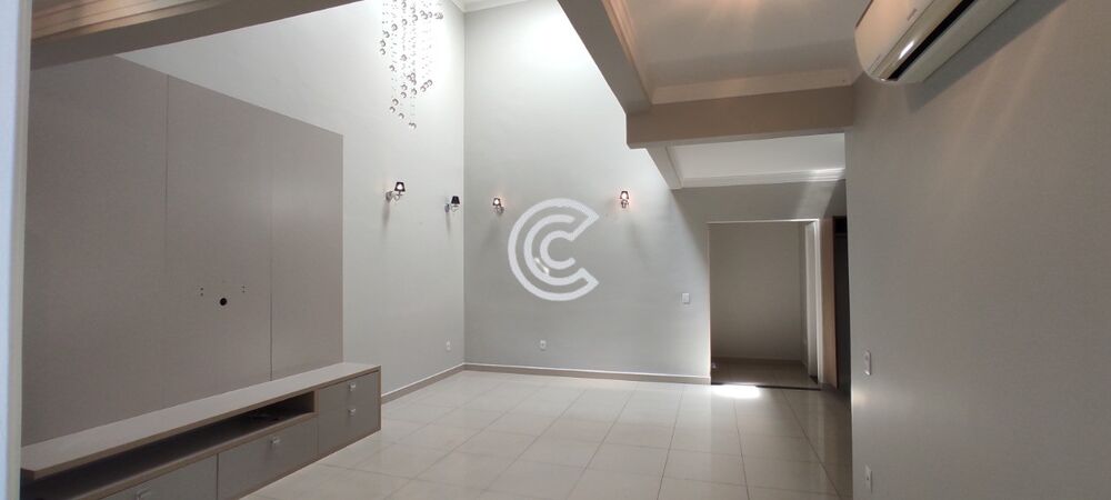Casa à venda com 3 quartos, 300m² - Foto 1