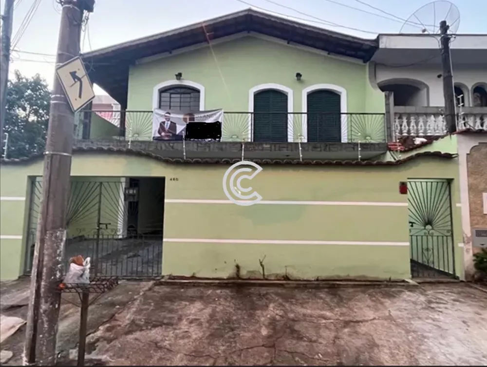 Casa à venda com 4 quartos, 200m² - Foto 1