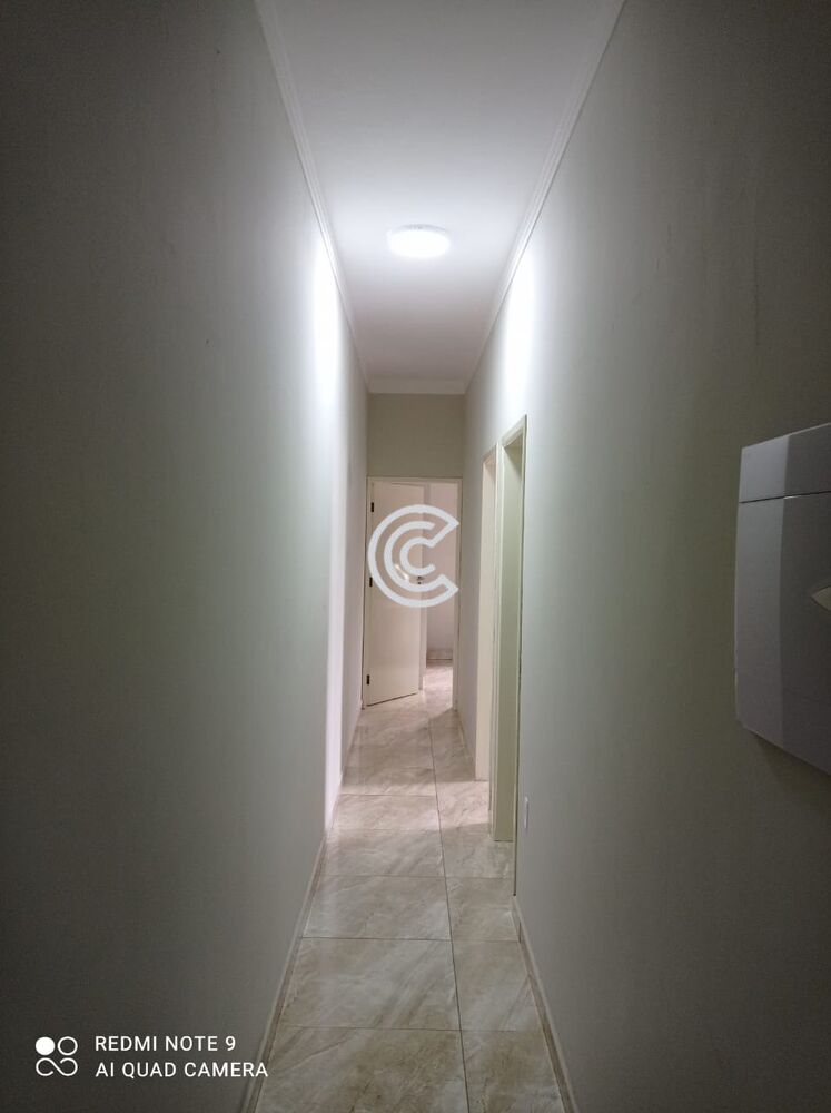 Casa à venda com 3 quartos, 167m² - Foto 2