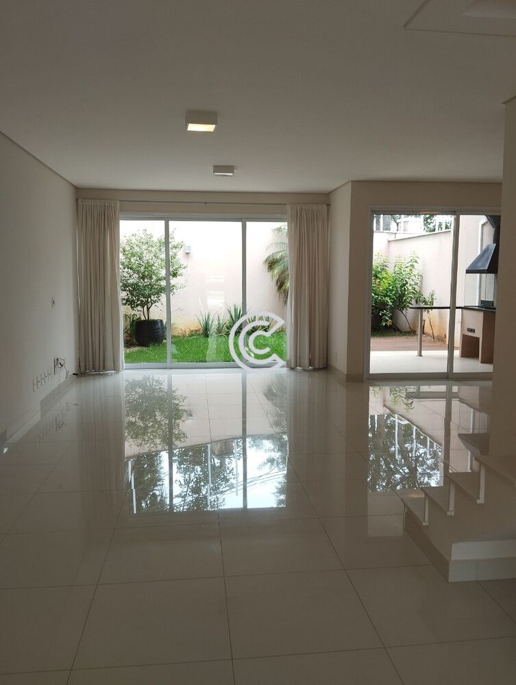 Casa à venda com 3 quartos, 211m² - Foto 3