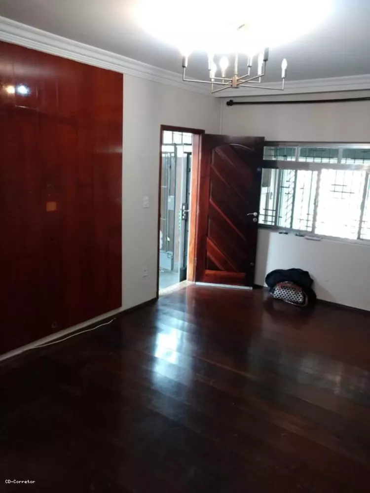 Casa à venda com 2 quartos, 125m² - Foto 2