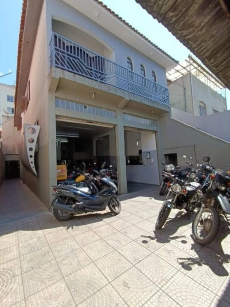 Casa, 3 quartos, 250 m² - Foto 1