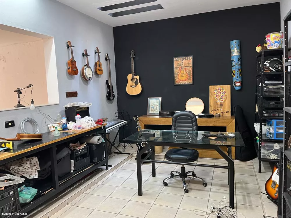 Sobrado à venda com 3 quartos, 330m² - Foto 3