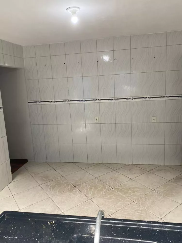 Casa à venda com 4 quartos, 225m² - Foto 4