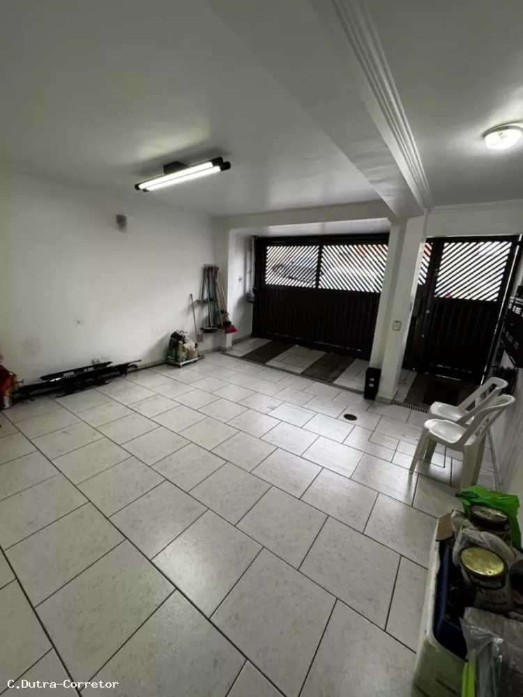 Sobrado à venda com 2 quartos, 215m² - Foto 3