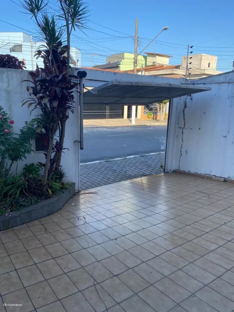 Sobrado à venda com 6 quartos, 300m² - Foto 3