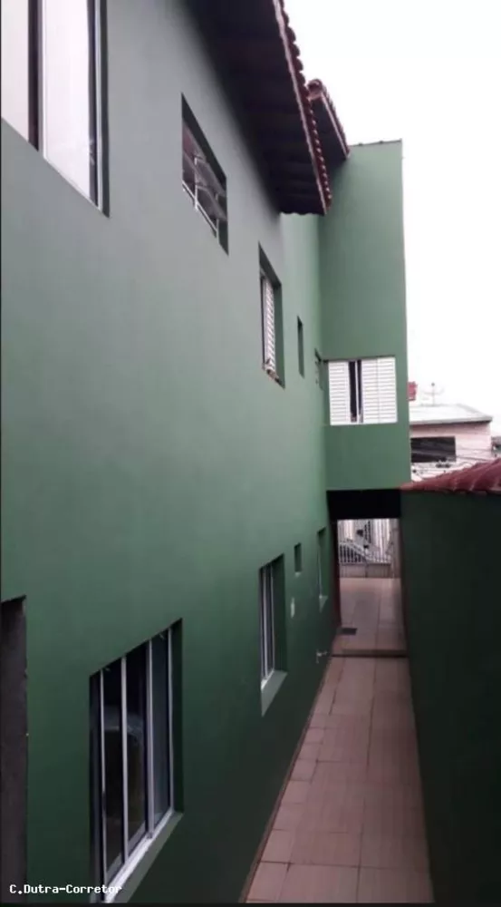 Sobrado à venda com 3 quartos, 200m² - Foto 4