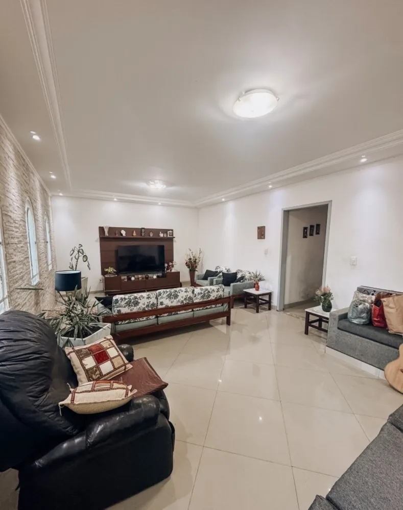 Casa, 5 quartos, 200 m² - Foto 4